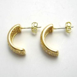 ピアス メラニーピアス