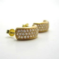 ピアス メラニーピアス